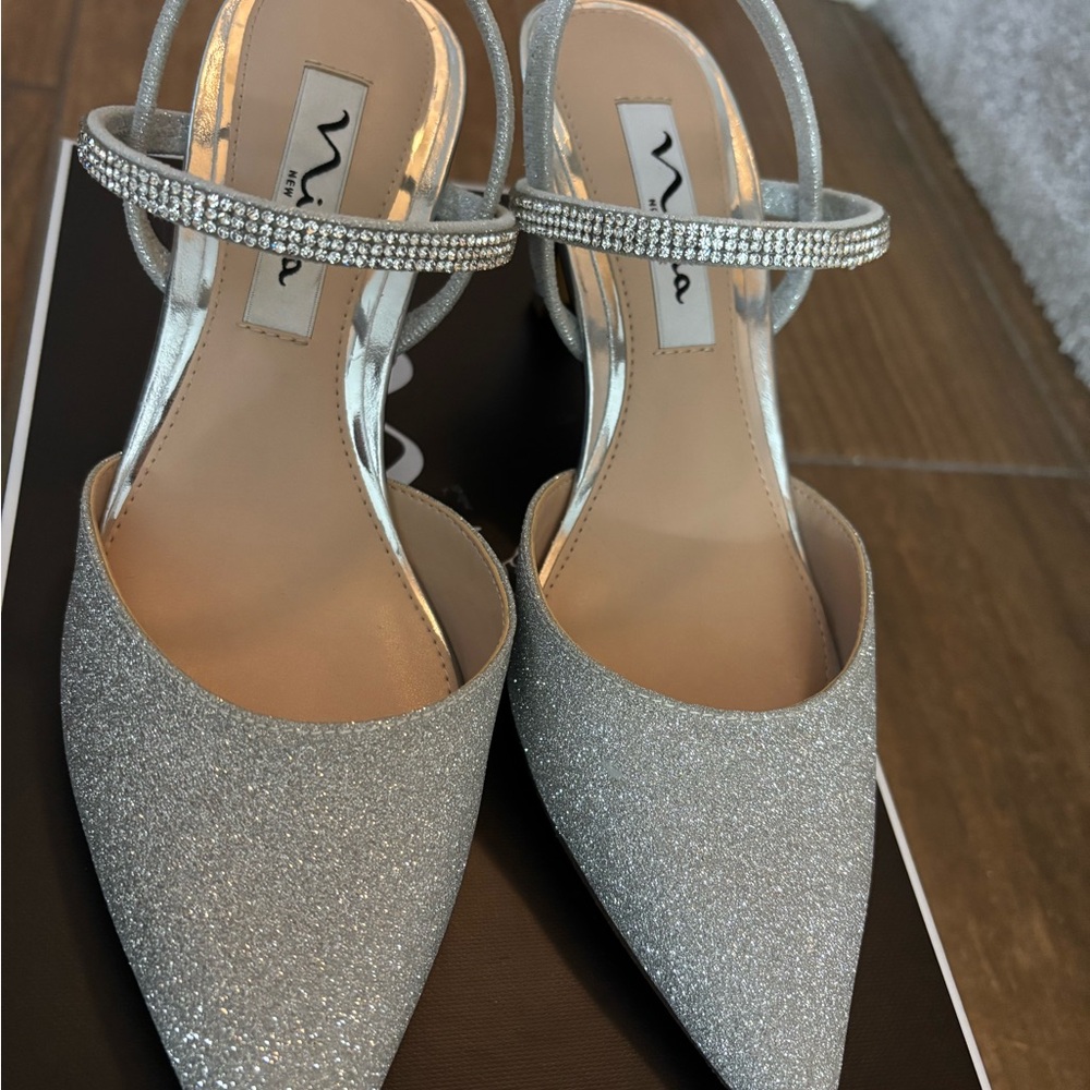 Billie by Nina, women’s elegant slingback evening pumps